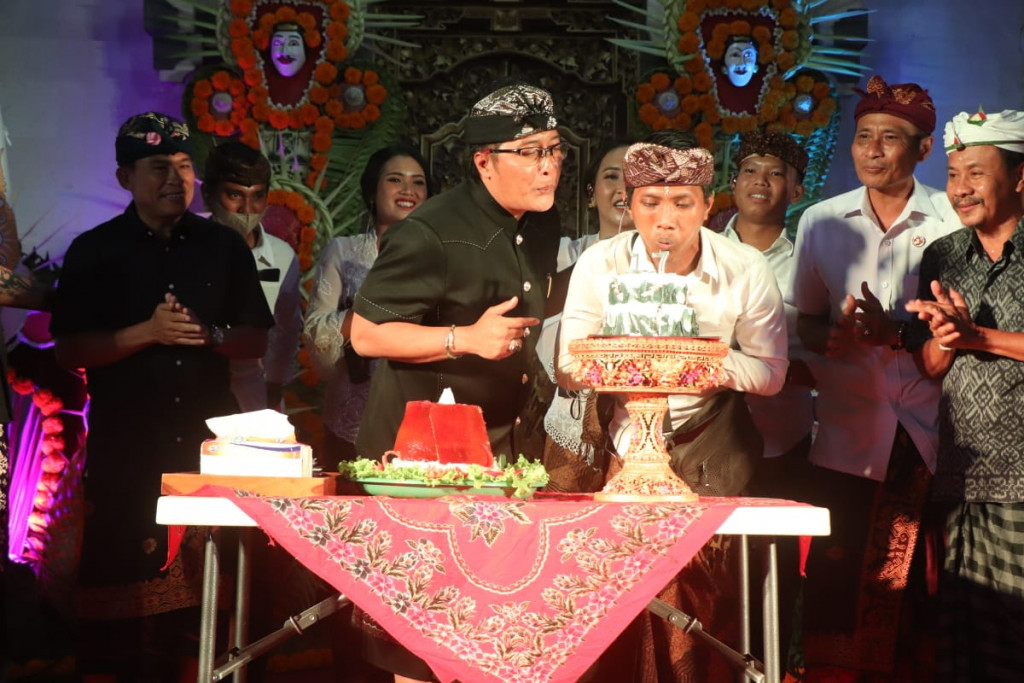 Bupati Badung Hadiri HUT ke-17 ST. Yowana Lila Cita di Banjar Bhuana Gubug Jimbaran